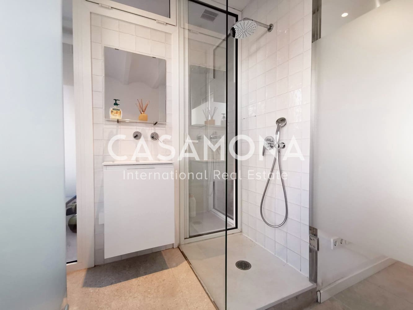 2 soveværelse Lejlighed til leje i Barcelona by - € 3.100 (Ref: 8873359)