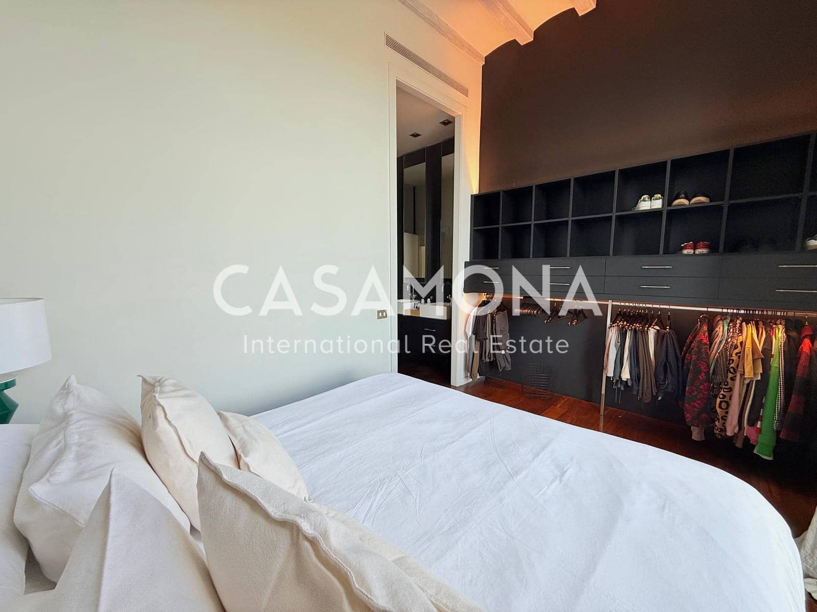 2 soveværelse Lejlighed til leje i Barcelona by - € 2.700 (Ref: 8878636)