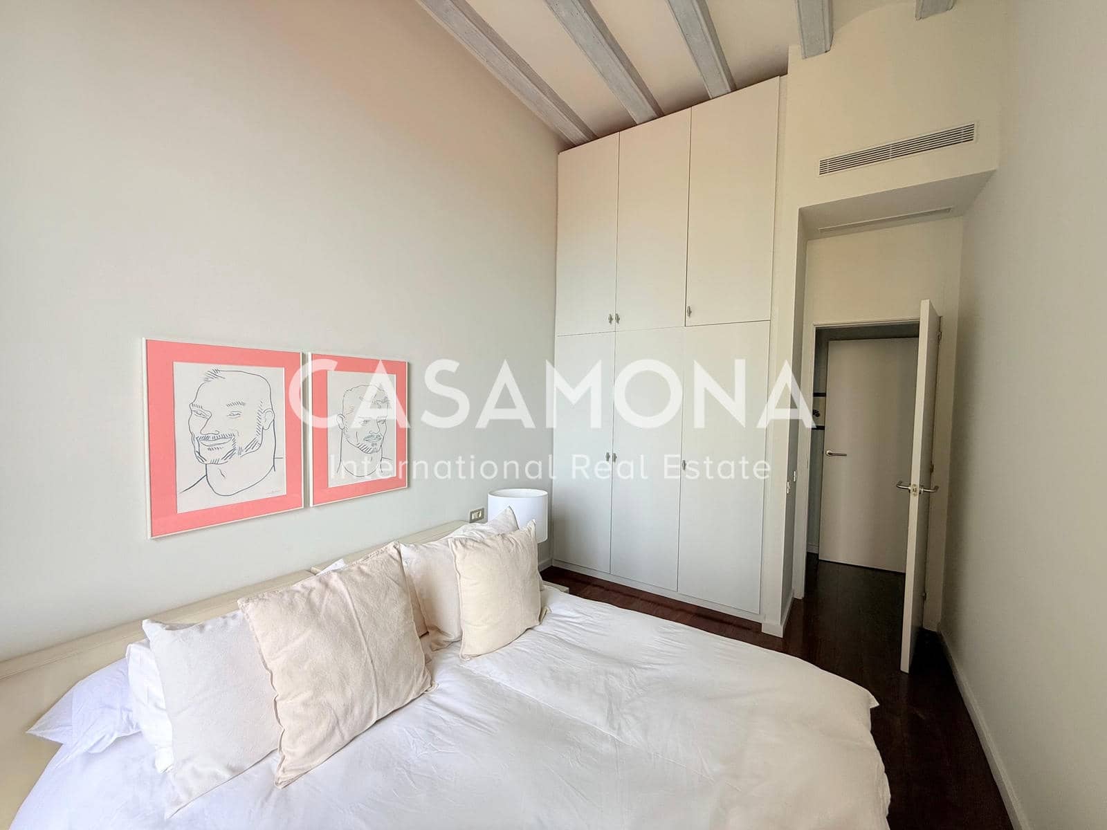 2 soveværelse Lejlighed til leje i Barcelona by - € 2.700 (Ref: 8878636)