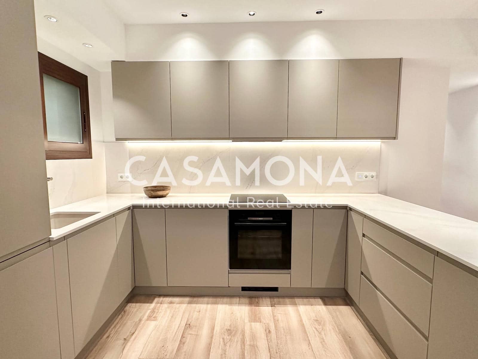 3 soveværelse Lejlighed til salg i Barcelona by - € 1.450.000 (Ref: 8911997)