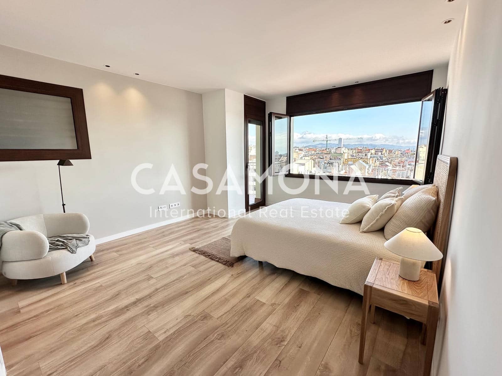 3 soveværelse Lejlighed til salg i Barcelona by - € 1.450.000 (Ref: 8911997)