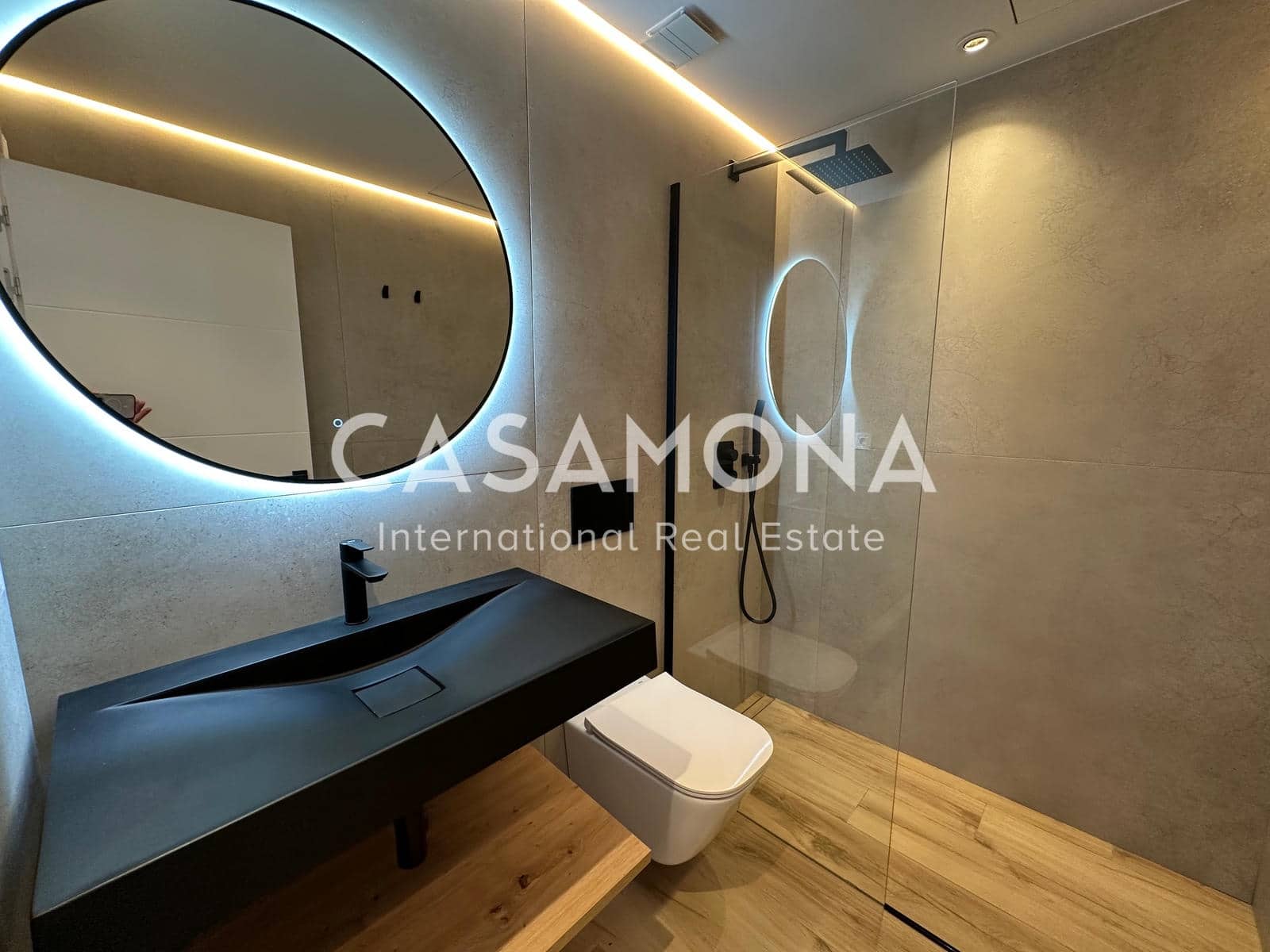 3 soveværelse Lejlighed til salg i Barcelona by - € 1.450.000 (Ref: 8911997)