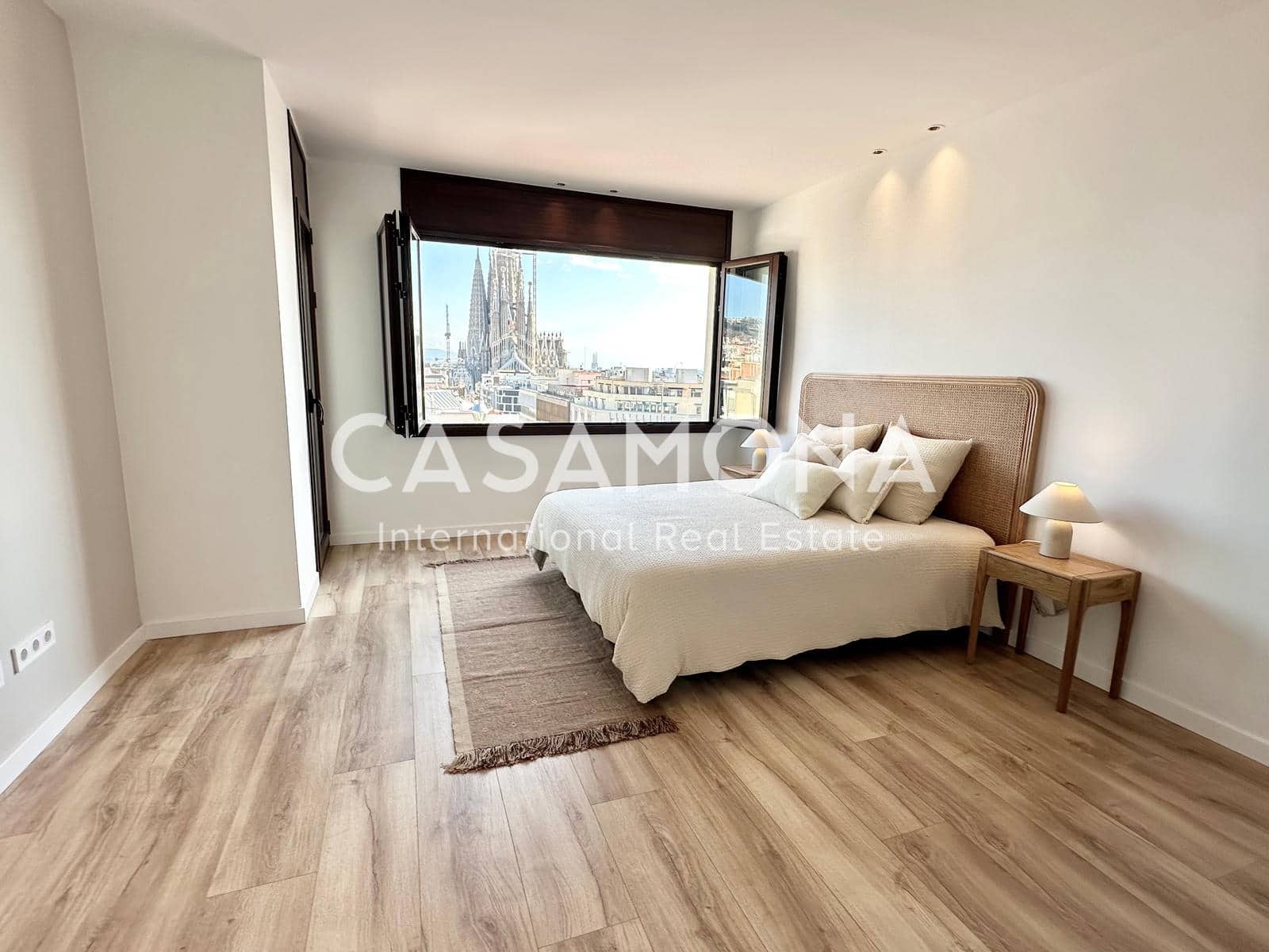 3 soveværelse Lejlighed til salg i Barcelona by - € 1.450.000 (Ref: 8911997)