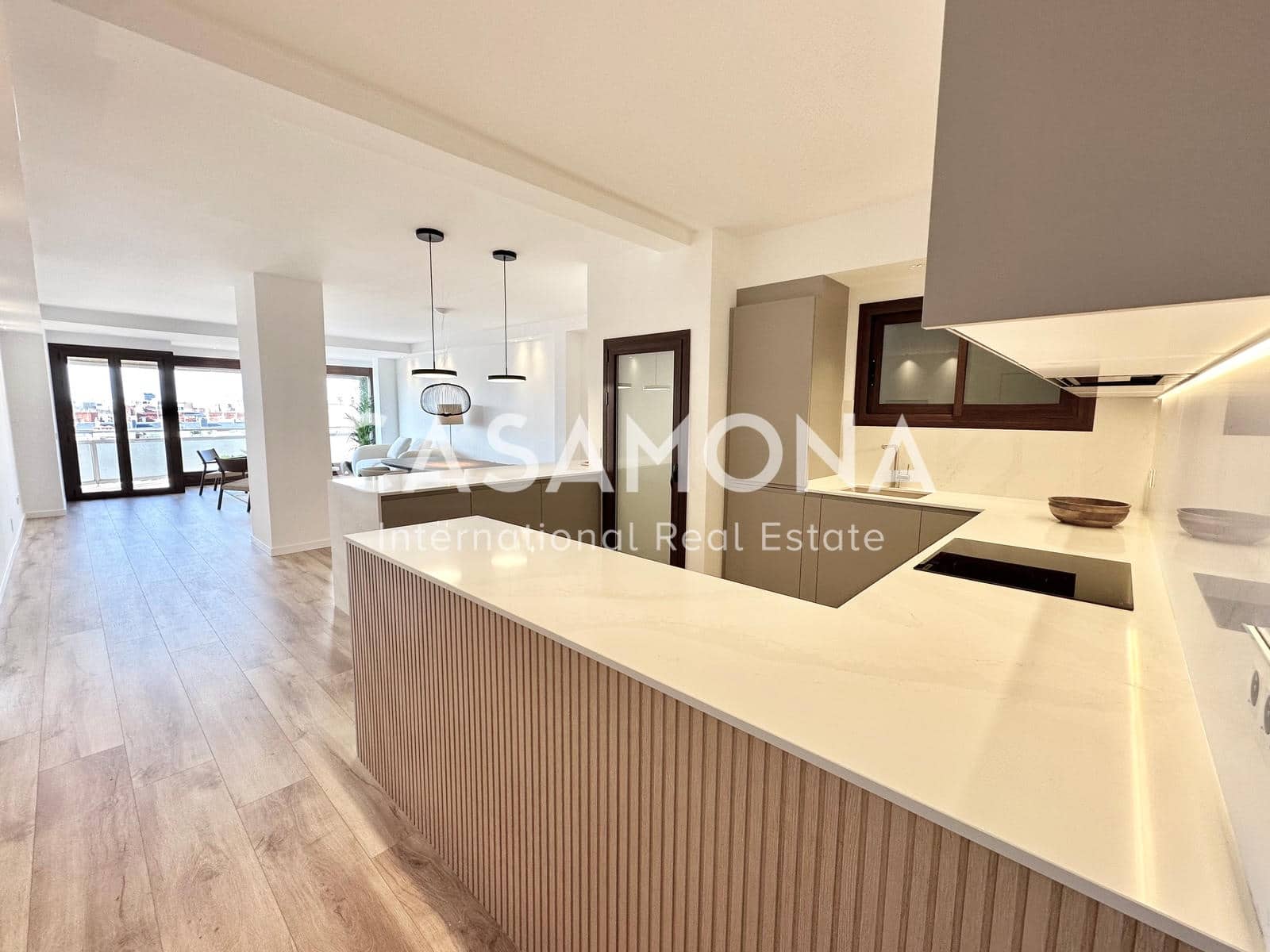 3 soveværelse Lejlighed til salg i Barcelona by - € 1.450.000 (Ref: 8911997)