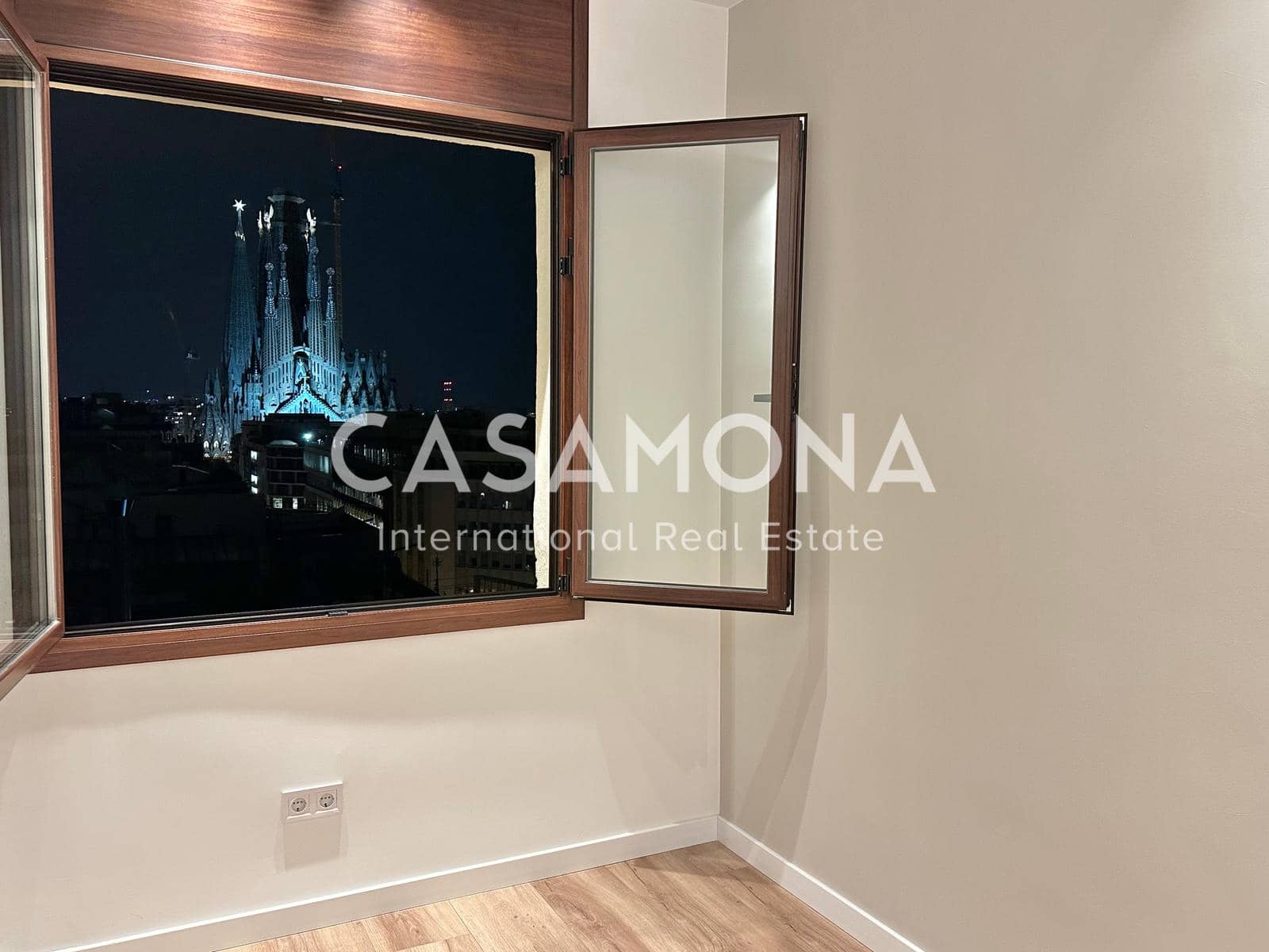 3 soveværelse Lejlighed til salg i Barcelona by - € 1.450.000 (Ref: 8911997)