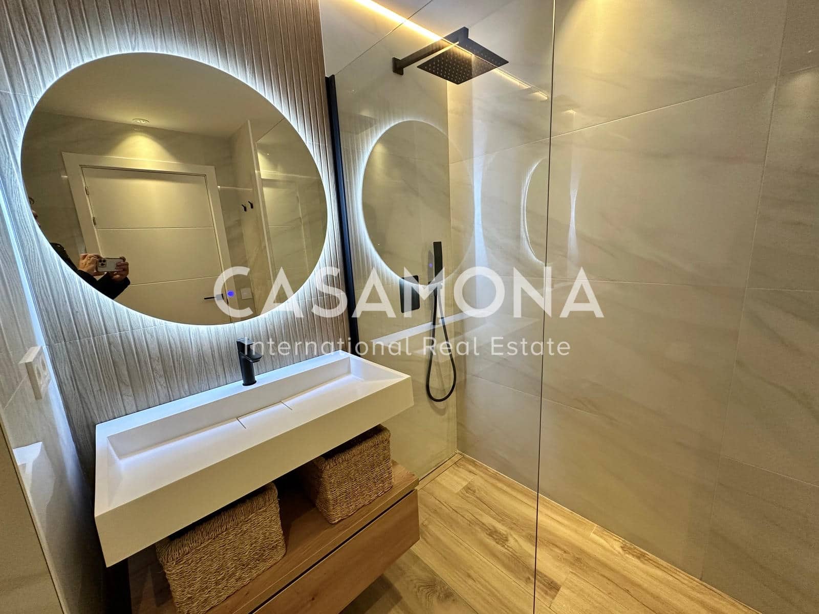 3 soveværelse Lejlighed til salg i Barcelona by - € 1.450.000 (Ref: 8911997)