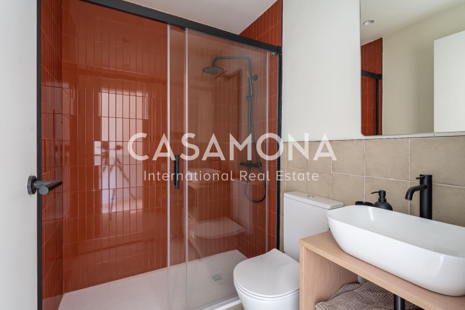 2 soverom Leilighet til leie i Barcelona by - € 2 000 (Ref: 8981781)