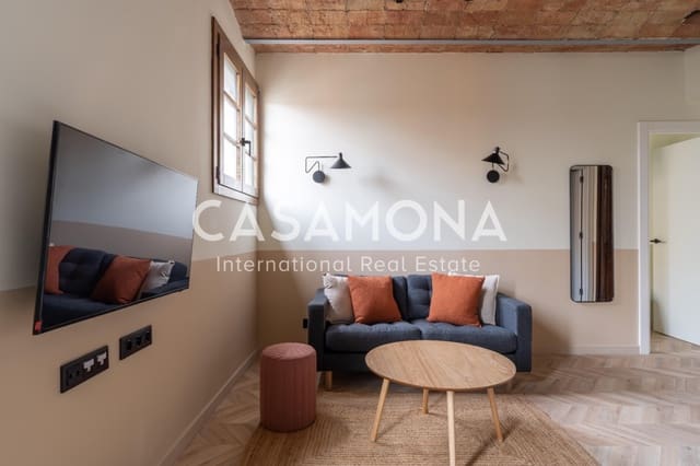 2 soverom Leilighet til leie i El Poblenou, Barcelona by - € 2 000 (Ref: 8981781)