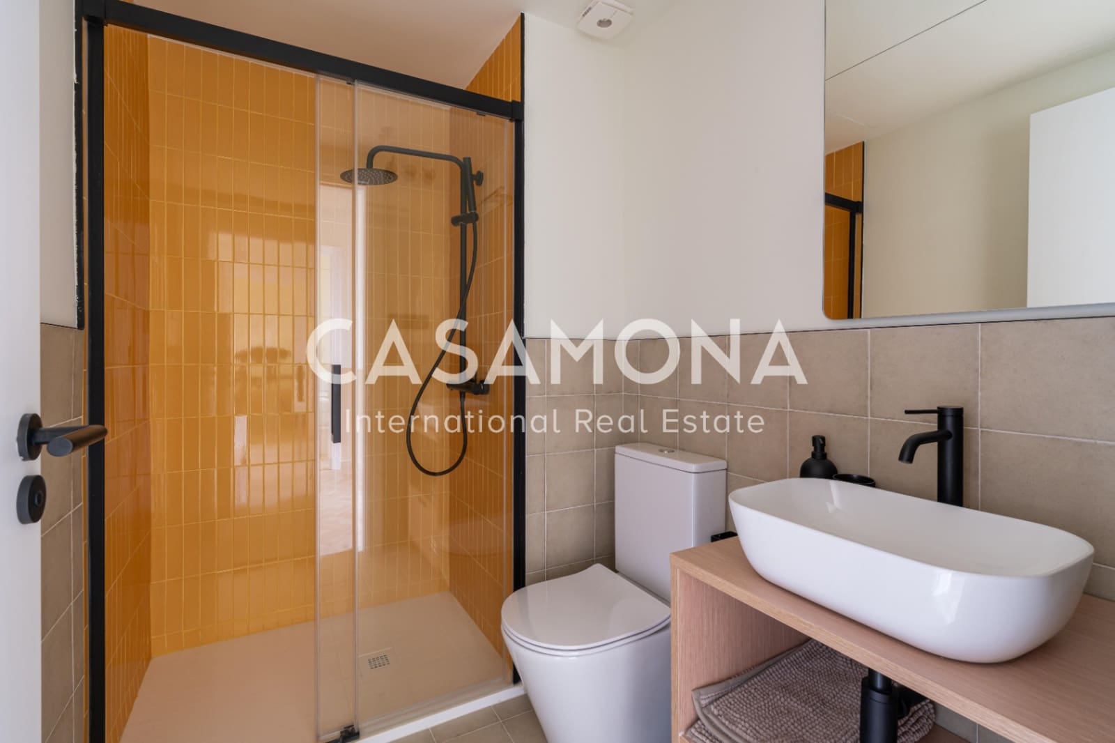 2 soverom Leilighet til leie i Barcelona by - € 2 000 (Ref: 8981781)