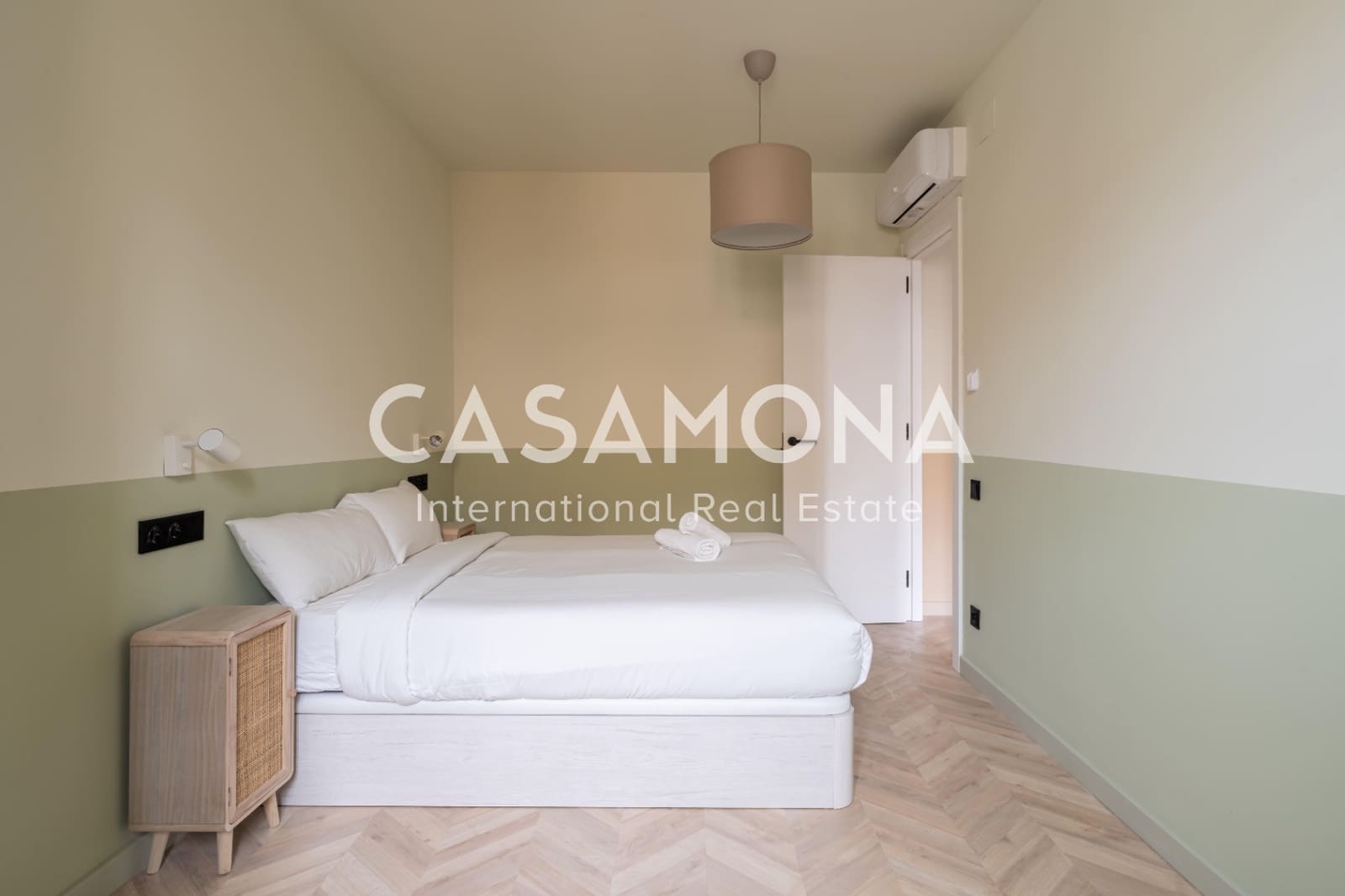 2 soverom Leilighet til leie i Barcelona by - € 2 000 (Ref: 8981781)