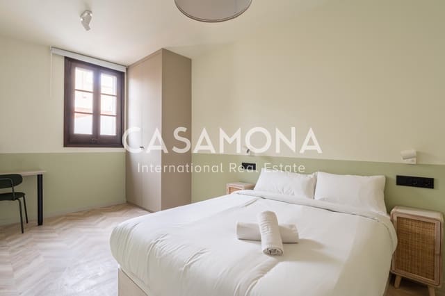 2 soverom Leilighet til leie i El Poblenou, Barcelona by - € 2 000 (Ref: 8981781)