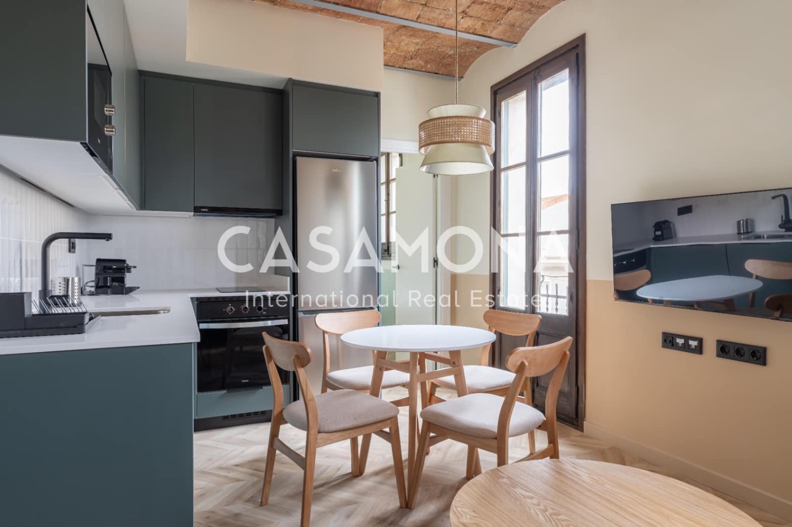 2 soverom Leilighet til leie i Barcelona by - € 2 000 (Ref: 8981781)