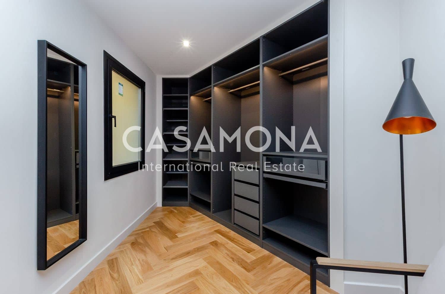 3 soveværelse Lejlighed til salg i Barcelona by - € 730.000 (Ref: 9064679)