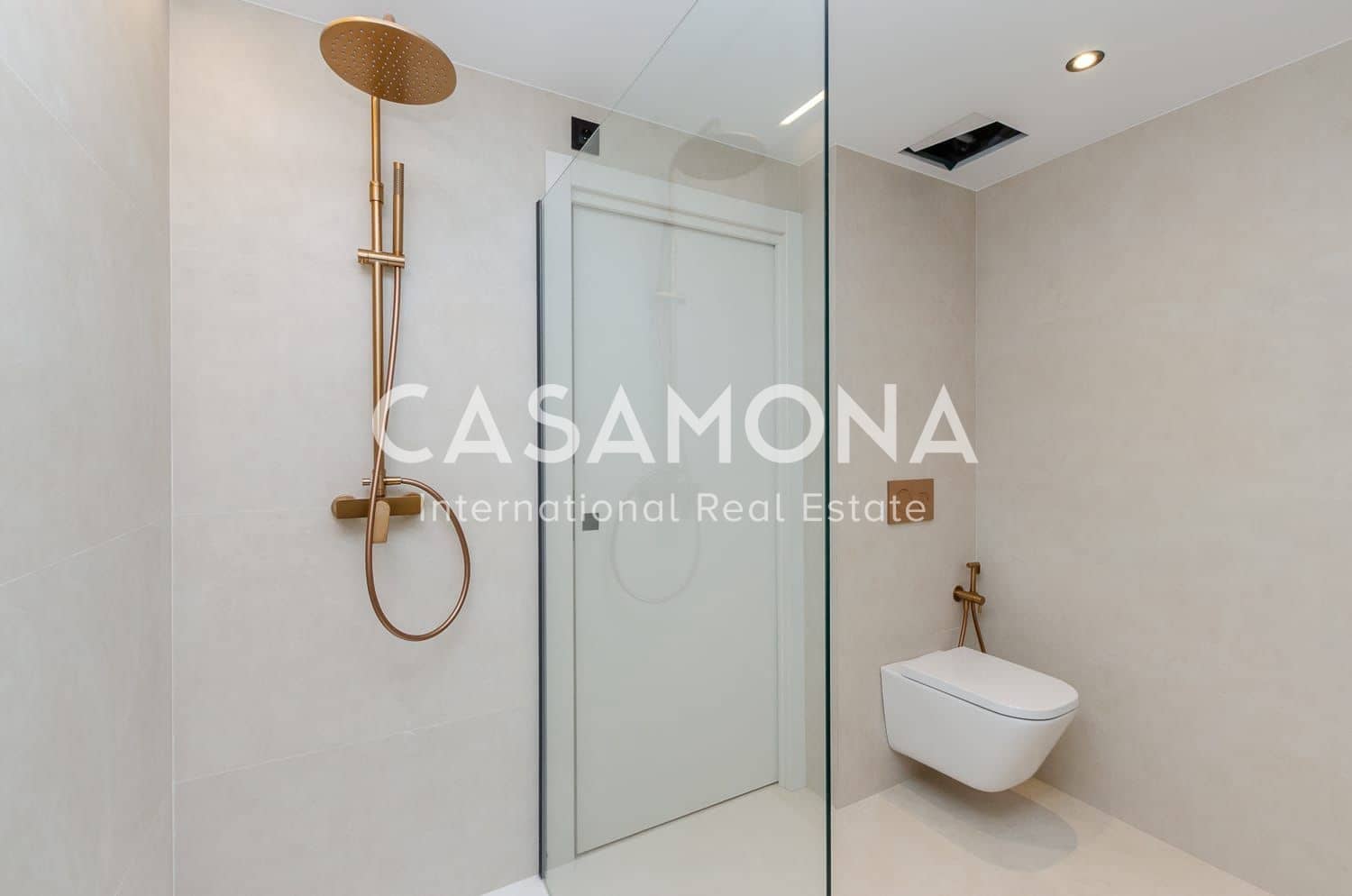 3 soveværelse Lejlighed til salg i Barcelona by - € 730.000 (Ref: 9064679)