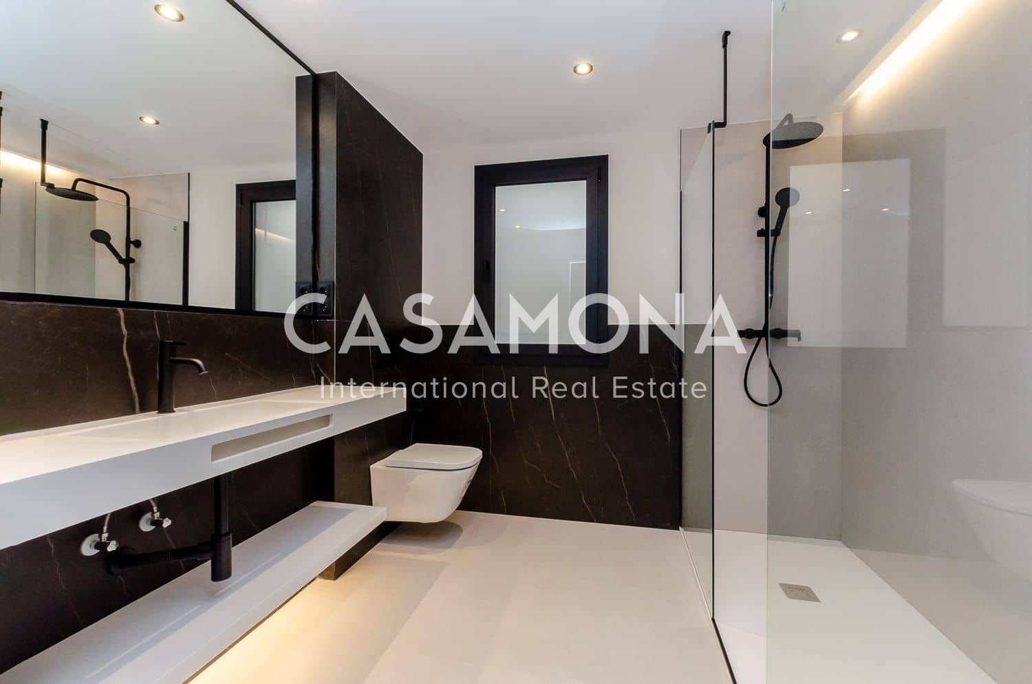 3 soveværelse Lejlighed til salg i Barcelona by - € 730.000 (Ref: 9064679)