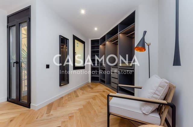 3 soveværelse Lejlighed til salg i El Barri Gòtic, Barcelona by - € 730.000 (Ref: 9064679)
