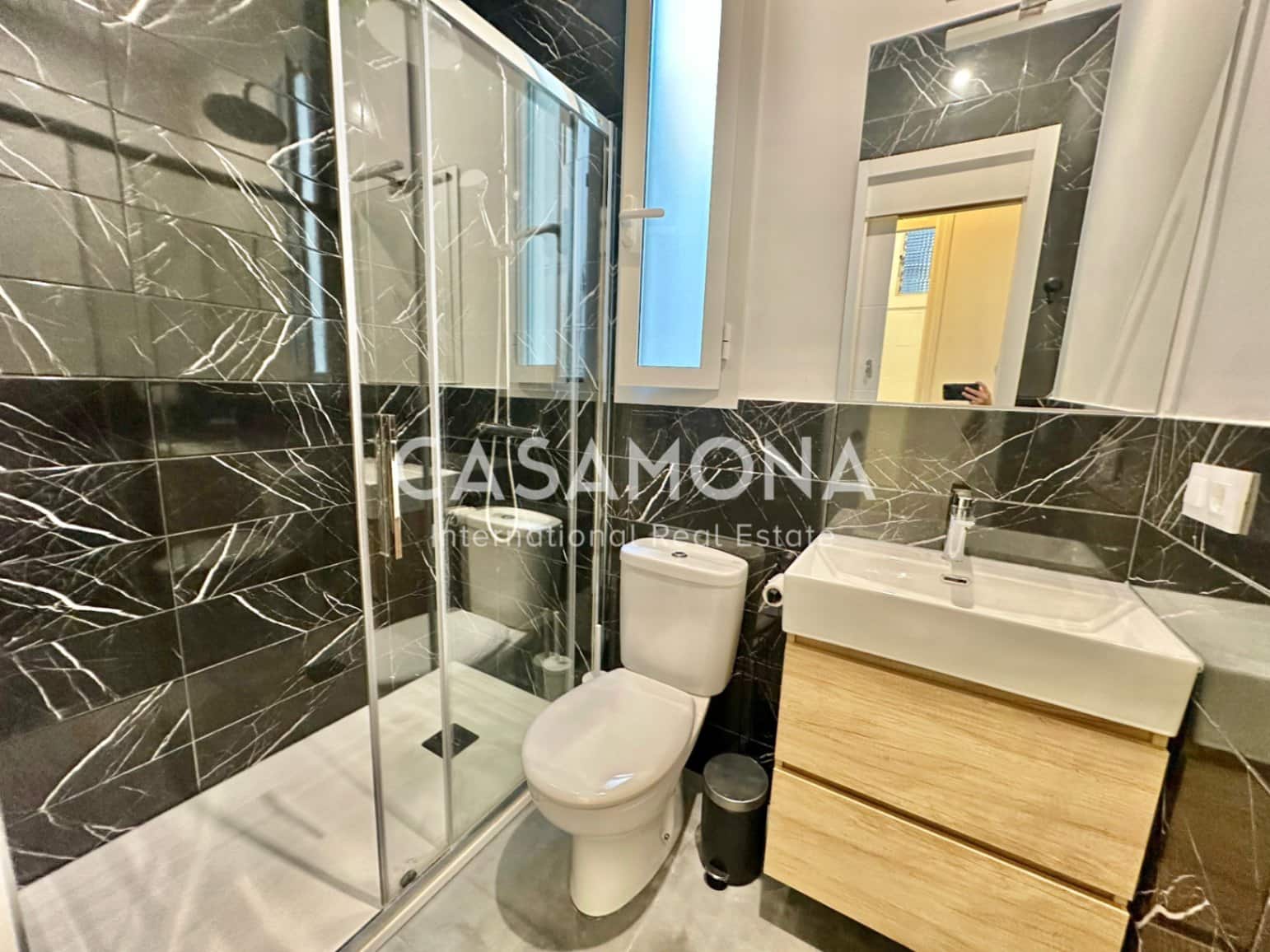 2 soveværelse Lejlighed til salg i Barcelona by - € 275.000 (Ref: 9188918)