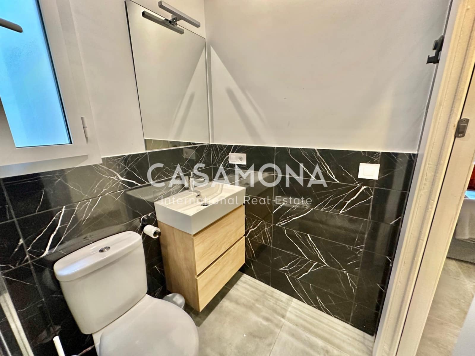 2 soveværelse Lejlighed til salg i Barcelona by - € 275.000 (Ref: 9188918)