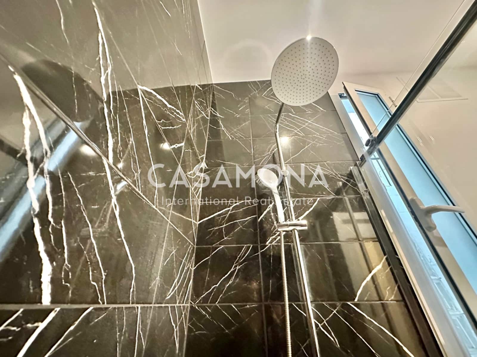 2 soveværelse Lejlighed til salg i Barcelona by - € 275.000 (Ref: 9188918)