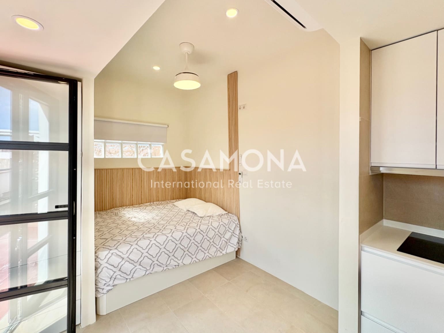 1 bedroom Penthouse for rent in Barcelona city - € 1,100 (Ref: 9218925)