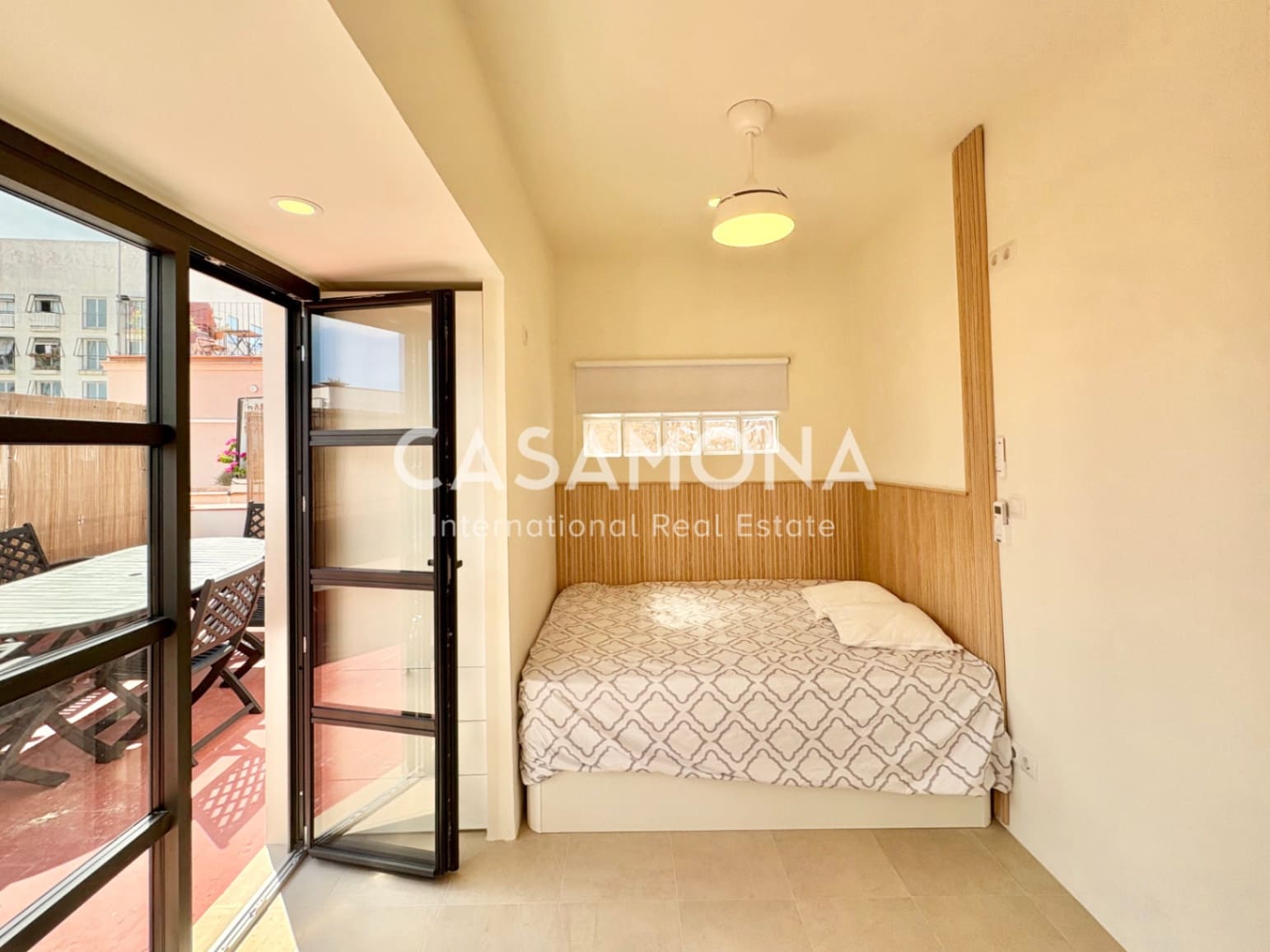 1 bedroom Penthouse for rent in Barcelona city - € 1,100 (Ref: 9218925)