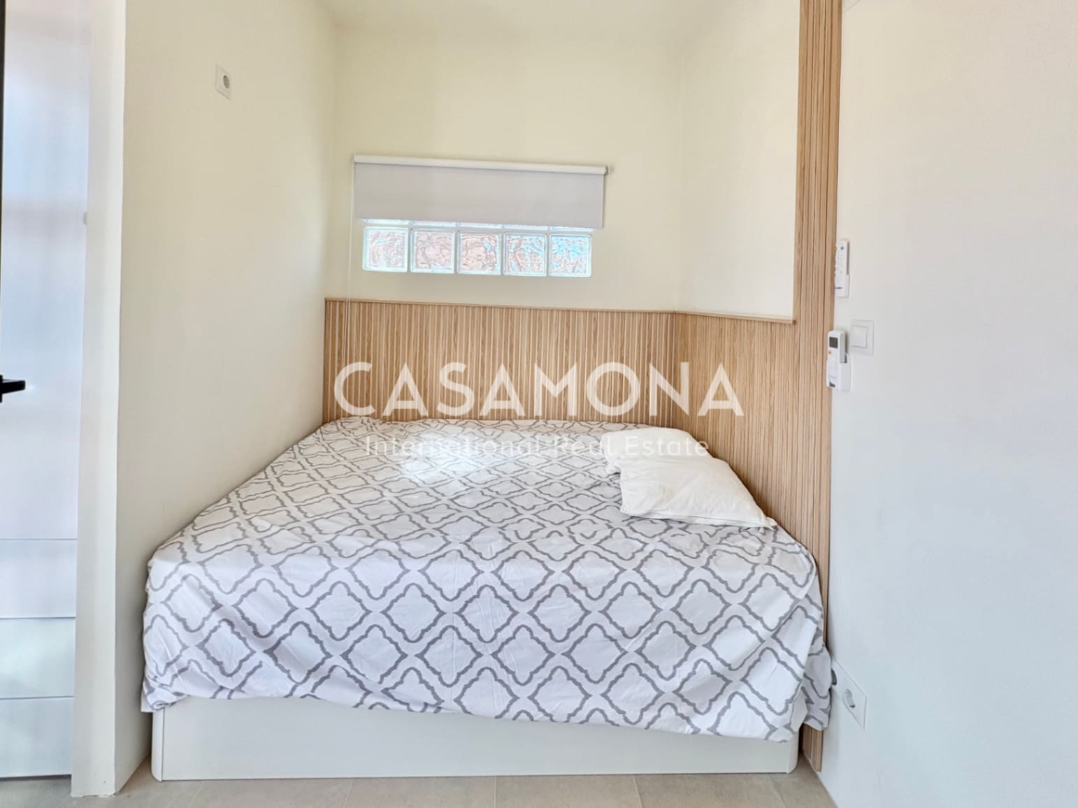 1 bedroom Penthouse for rent in Barcelona city - € 1,100 (Ref: 9218925)