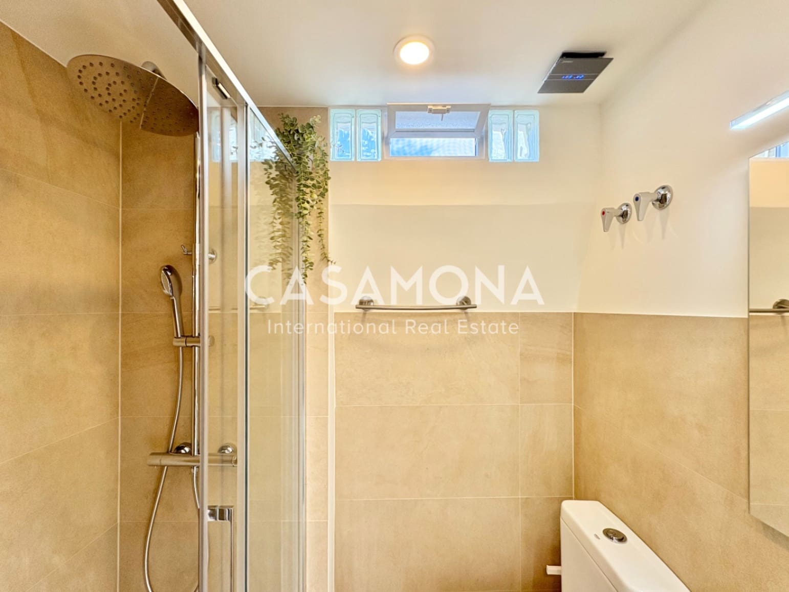 1 bedroom Penthouse for rent in Barcelona city - € 1,100 (Ref: 9218925)