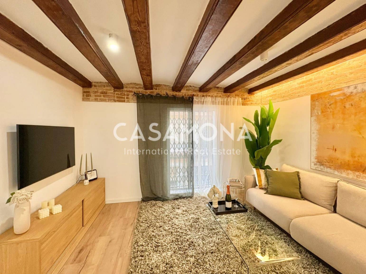 2 soverom Leilighet til leie i Barcelona by - € 2 000 (Ref: 9221351)