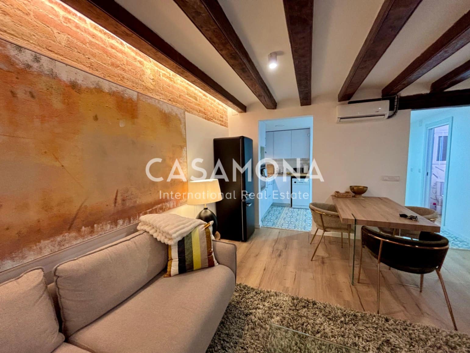 2 soverom Leilighet til leie i Barcelona by - € 2 000 (Ref: 9221351)