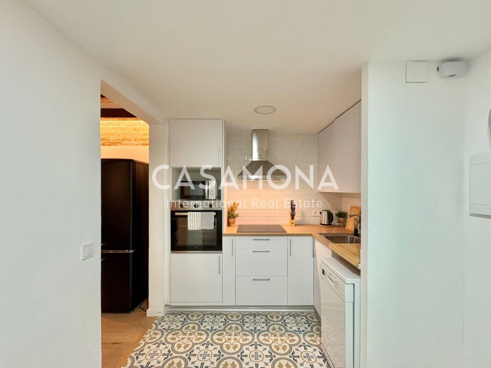 2 soverom Leilighet til leie i Barcelona by - € 2 000 (Ref: 9221351)