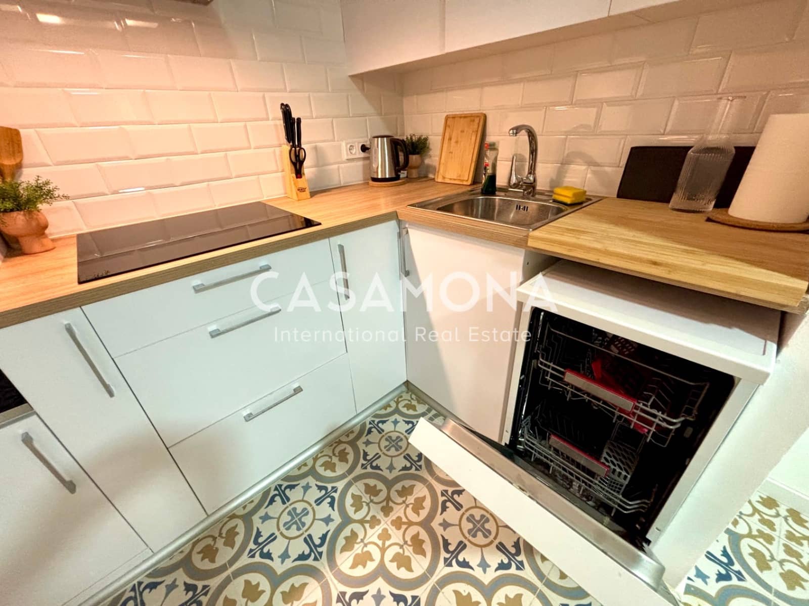 2 soverom Leilighet til leie i Barcelona by - € 2 000 (Ref: 9221351)