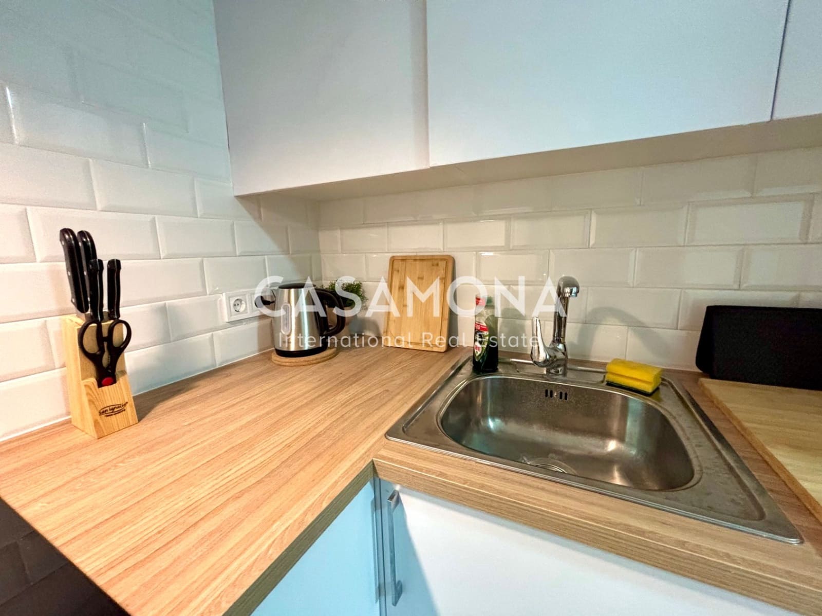 2 soverom Leilighet til leie i Barcelona by - € 2 000 (Ref: 9221351)