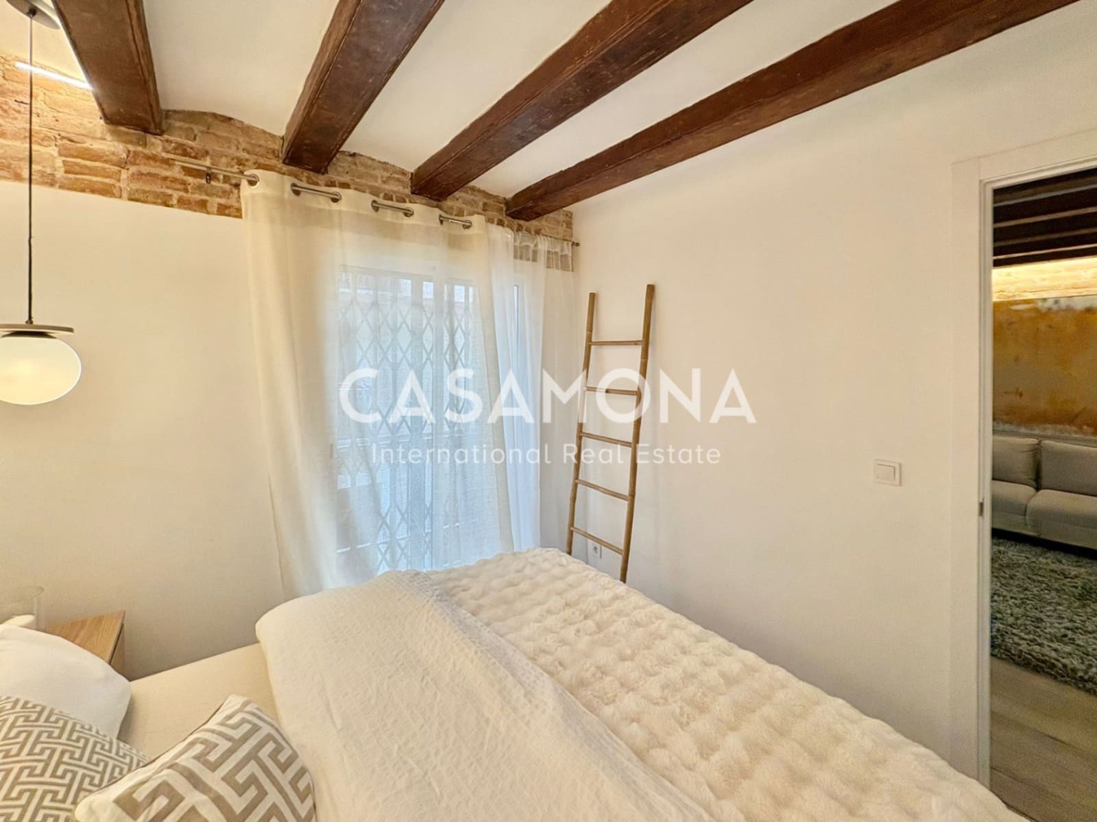 2 soverom Leilighet til leie i Barcelona by - € 2 000 (Ref: 9221351)