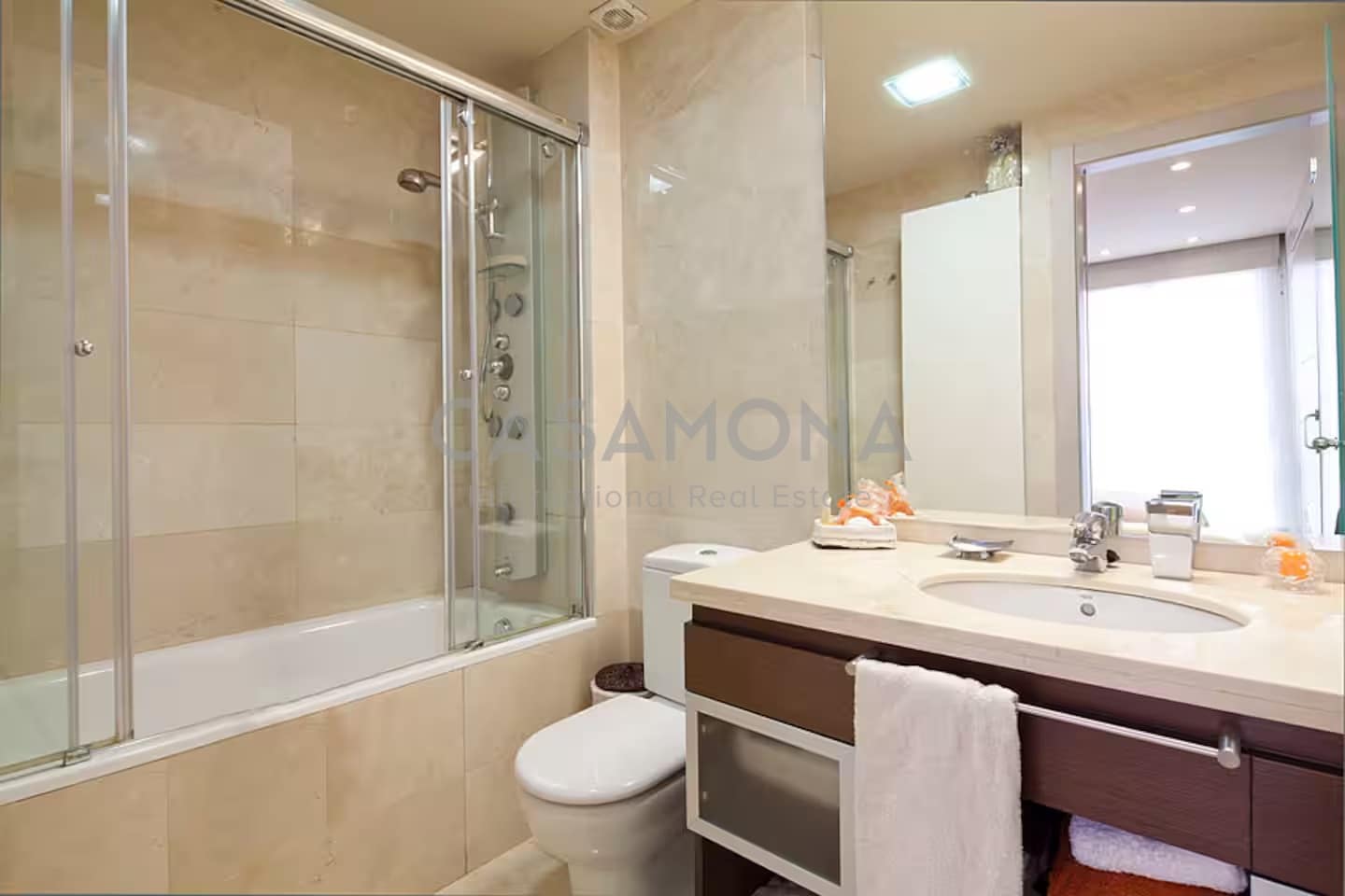 2 soverom Leilighet til leie i Barcelona by - € 2 250 (Ref: 9296202)