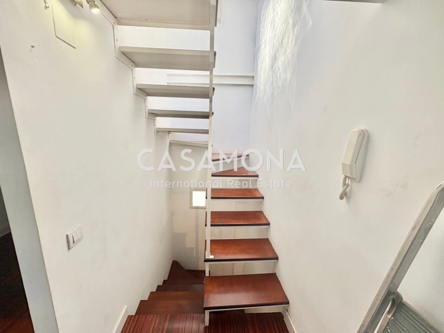 2 slaapkamer Appartement te koop in Barcelona stad - € 450.000 (Ref: 9309014)
