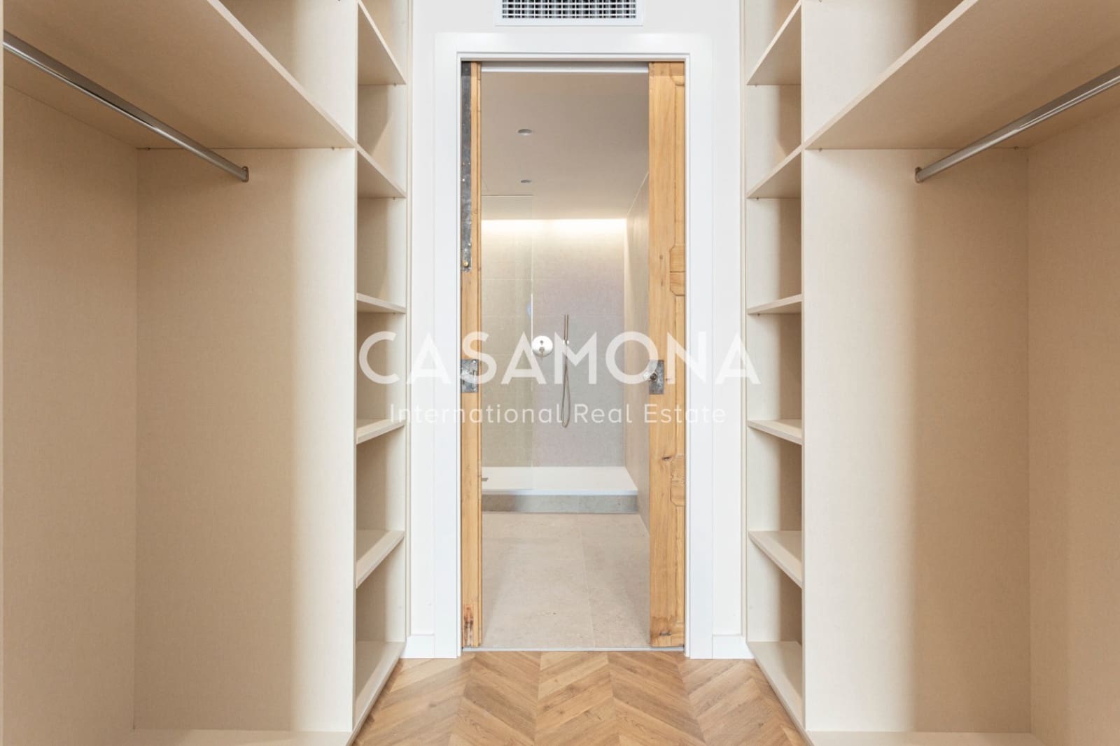 3 soveværelse Lejlighed til salg i Barcelona by - € 1.297.000 (Ref: 9311444)