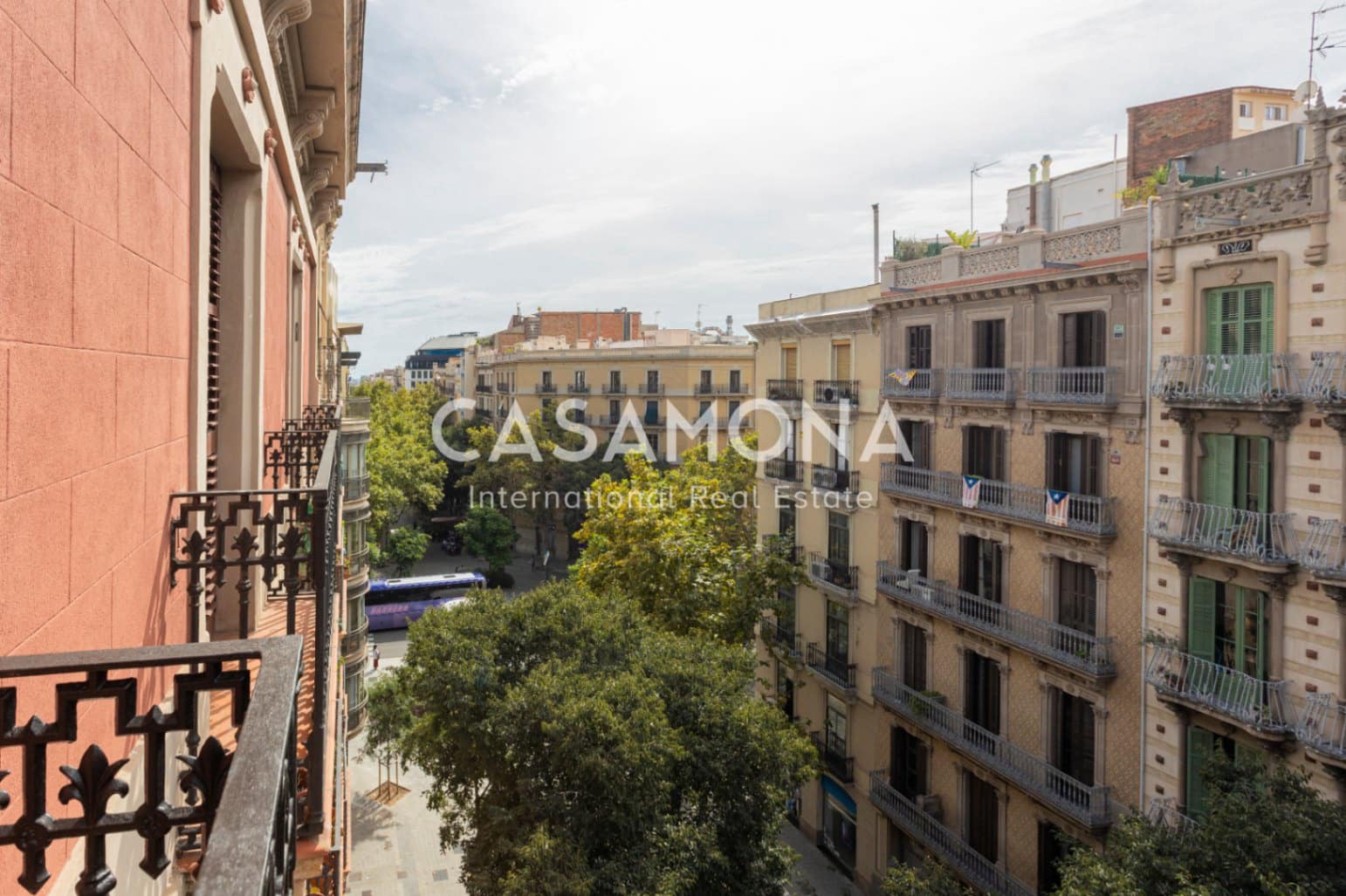 3 soveværelse Lejlighed til salg i Barcelona by - € 1.297.000 (Ref: 9311444)