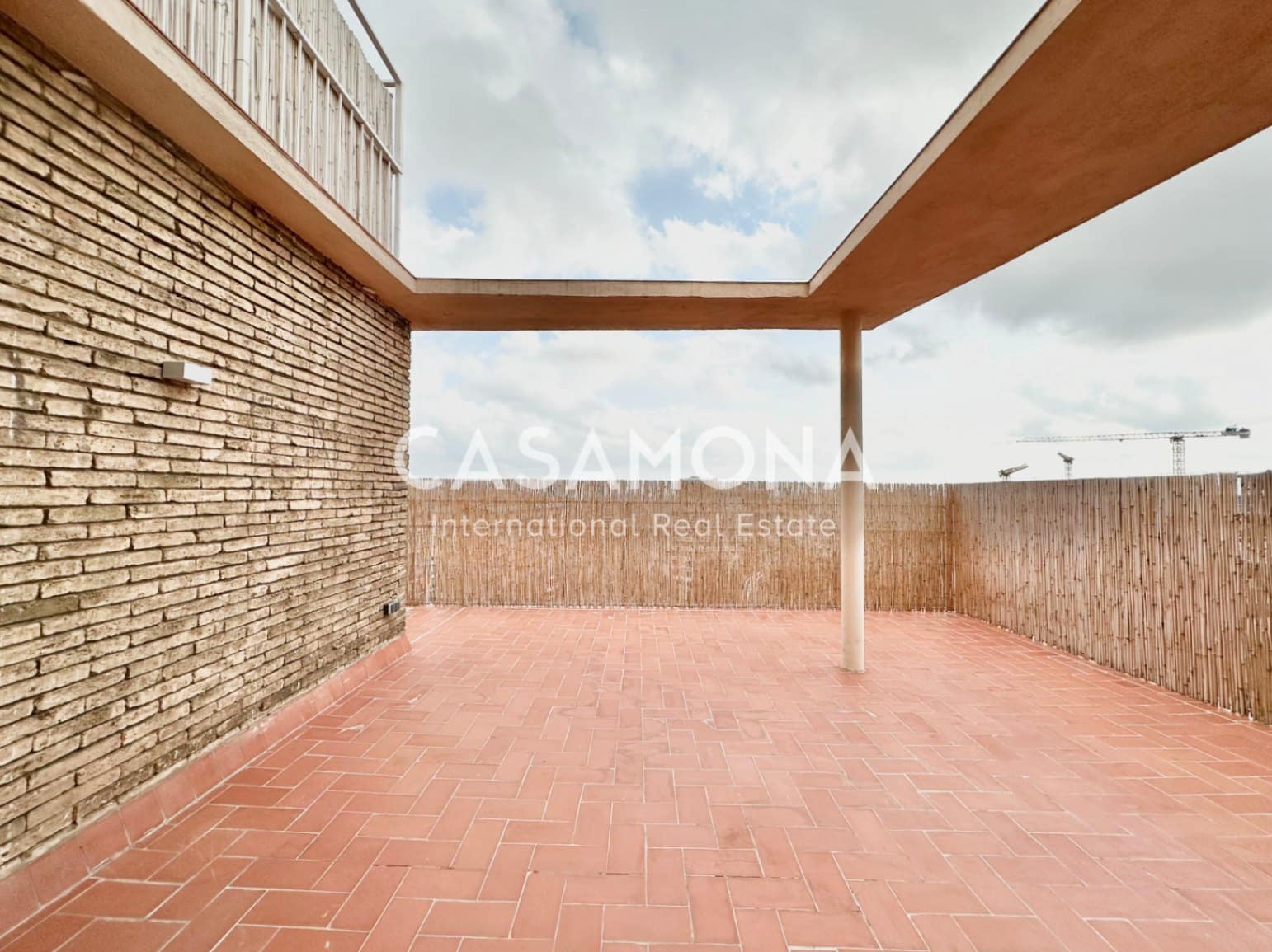 5 soverom Leilighet til leie i Barcelona by med garasje - € 6 000 (Ref: 9330202)