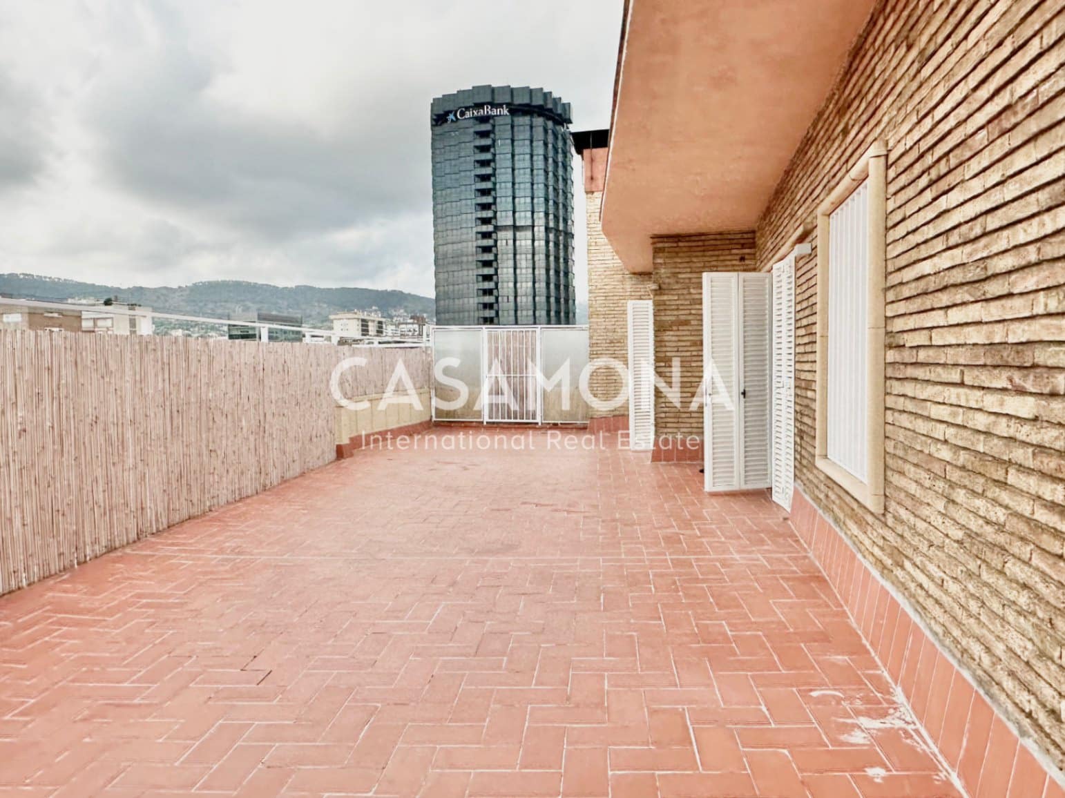 5 soverom Leilighet til leie i Barcelona by med garasje - € 6 000 (Ref: 9330202)