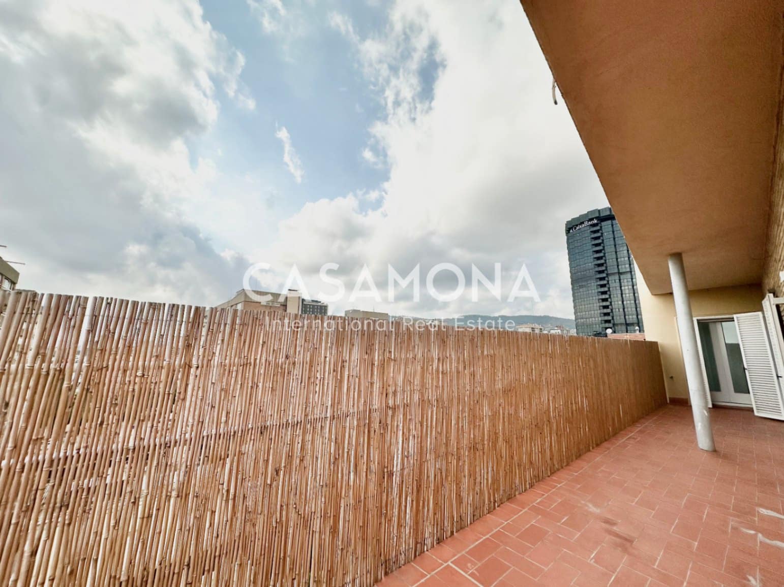 5 soverom Leilighet til leie i Barcelona by med garasje - € 6 000 (Ref: 9330202)