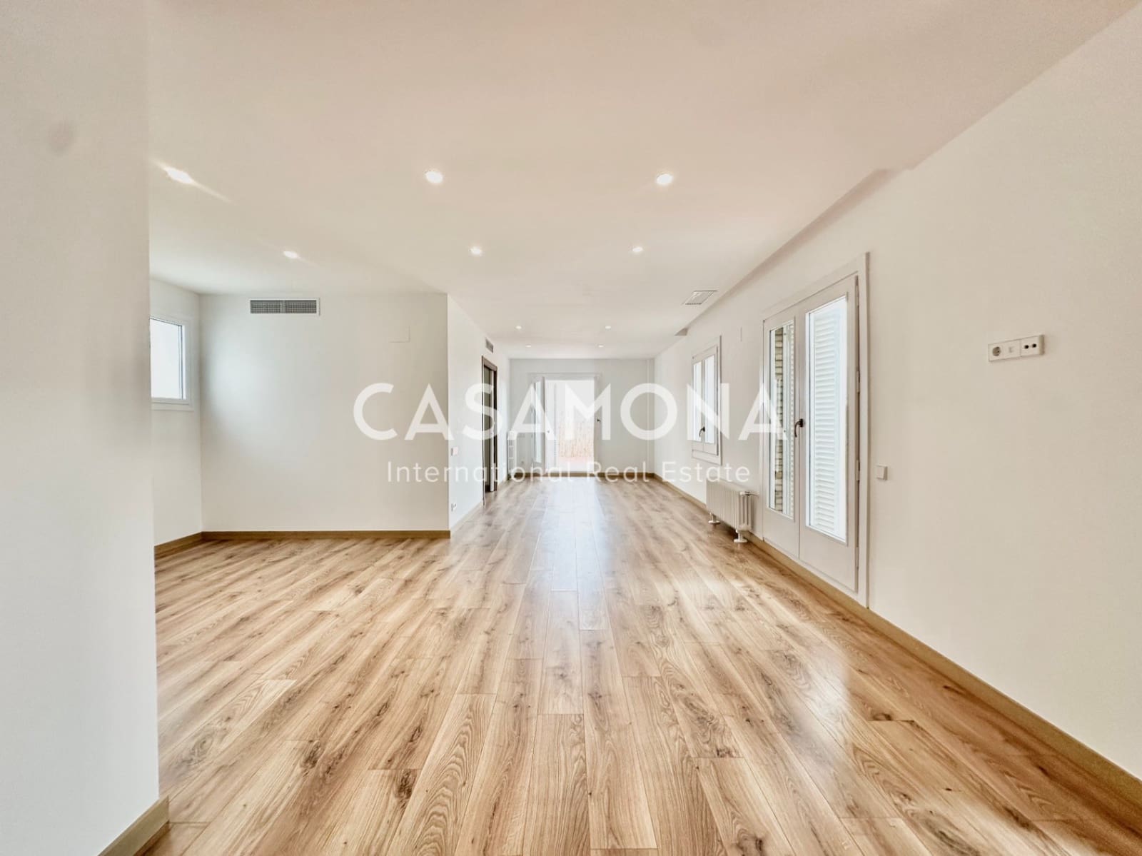 5 soverom Leilighet til leie i Barcelona by med garasje - € 6 000 (Ref: 9330202)