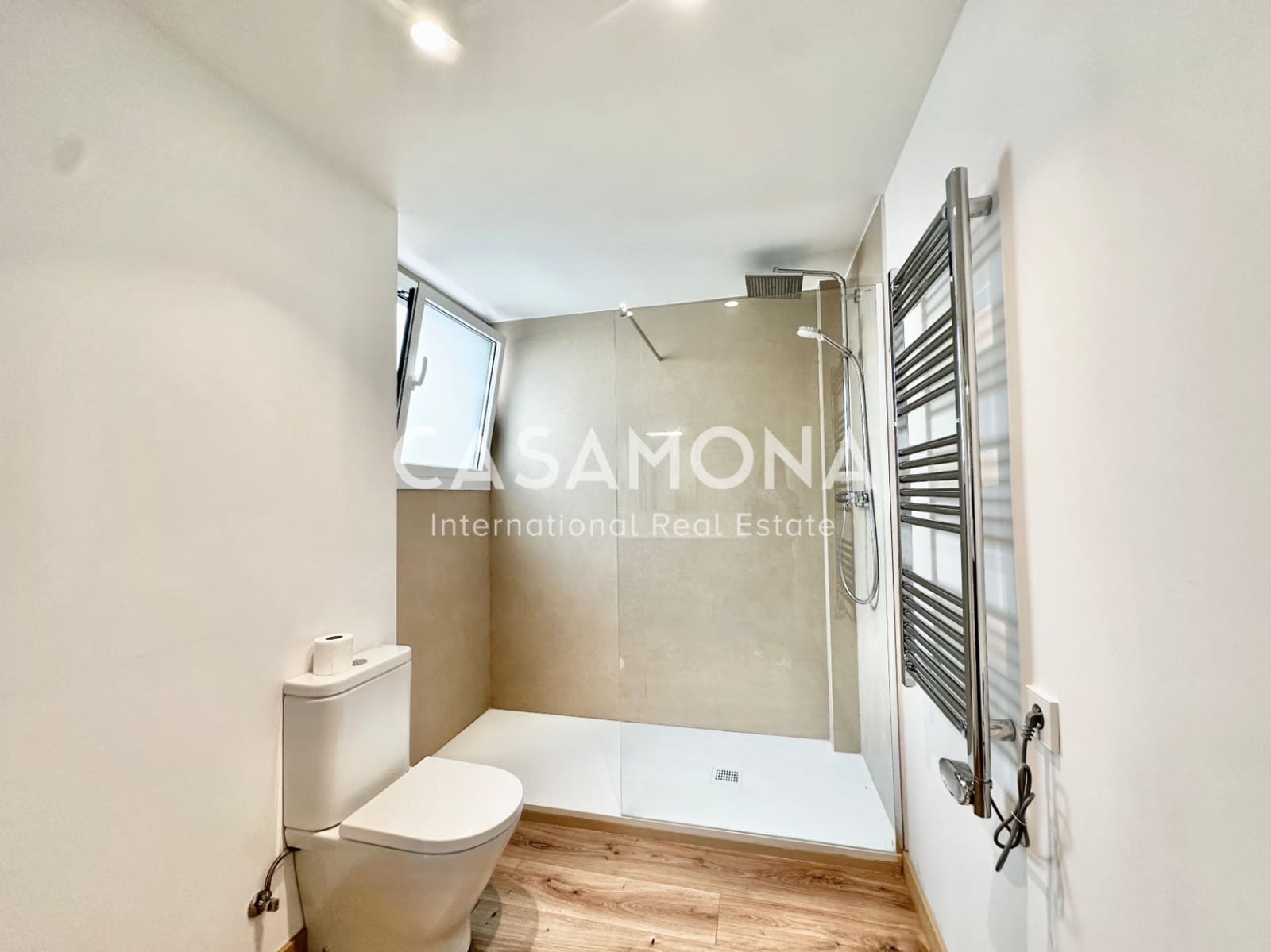 5 soverom Leilighet til leie i Barcelona by med garasje - € 6 000 (Ref: 9330202)