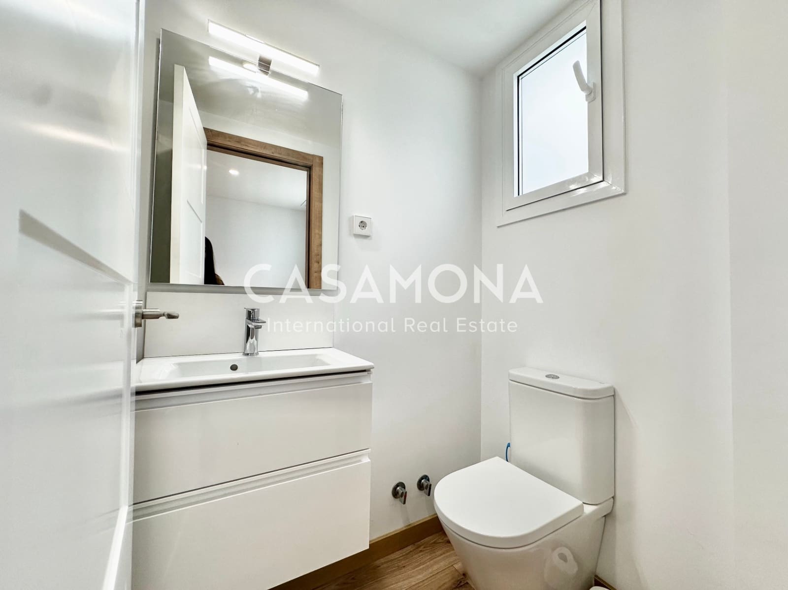 5 soverom Leilighet til leie i Barcelona by med garasje - € 6 000 (Ref: 9330202)