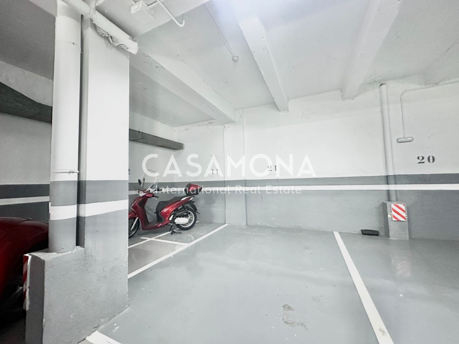 5 soverom Leilighet til leie i Barcelona by med garasje - € 6 000 (Ref: 9330202)