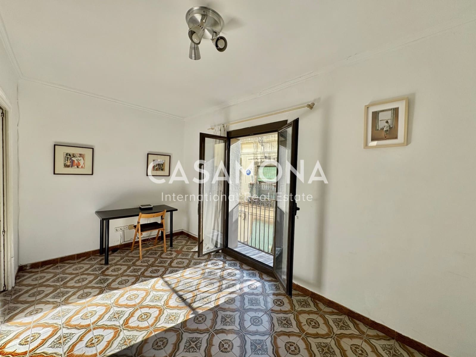2 soverom Leilighet til leie i Barcelona by med garasje - € 1 300 (Ref: 9331268)