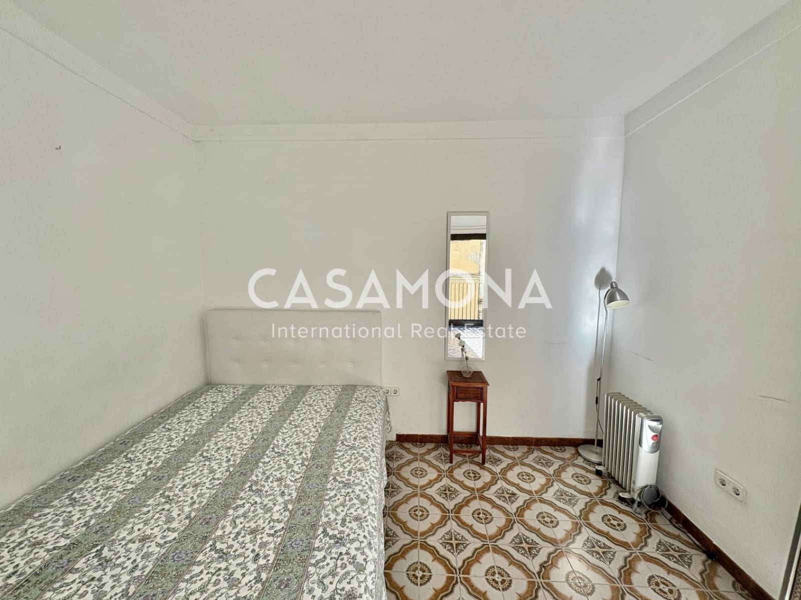 2 soverom Leilighet til leie i Barcelona by med garasje - € 1 300 (Ref: 9331268)