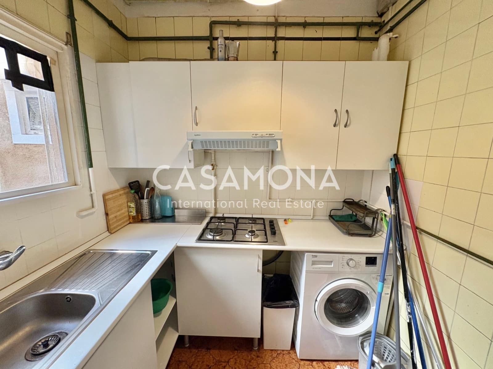 2 soverom Leilighet til leie i Barcelona by med garasje - € 1 300 (Ref: 9331268)