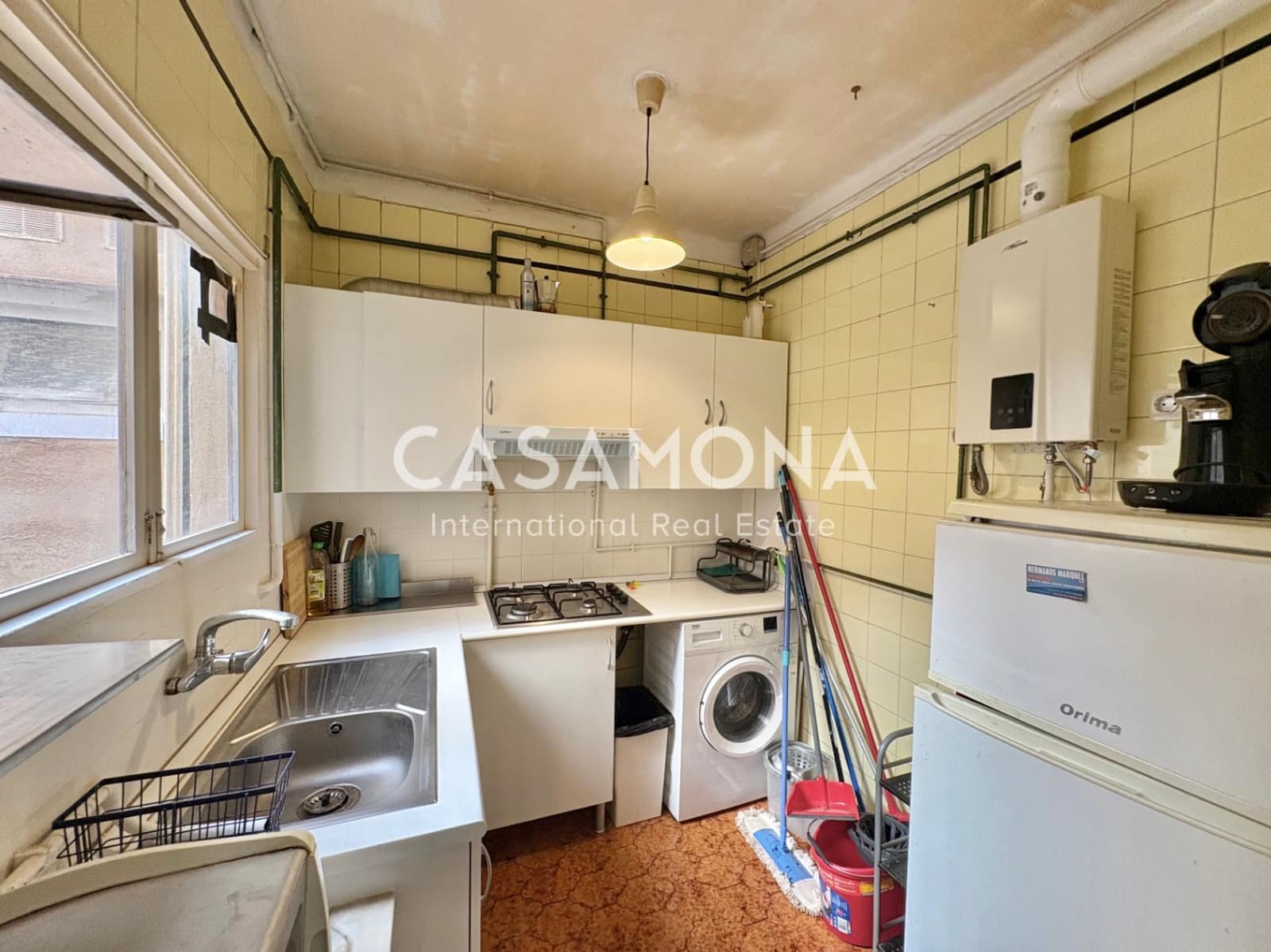 2 soverom Leilighet til leie i Barcelona by med garasje - € 1 300 (Ref: 9331268)