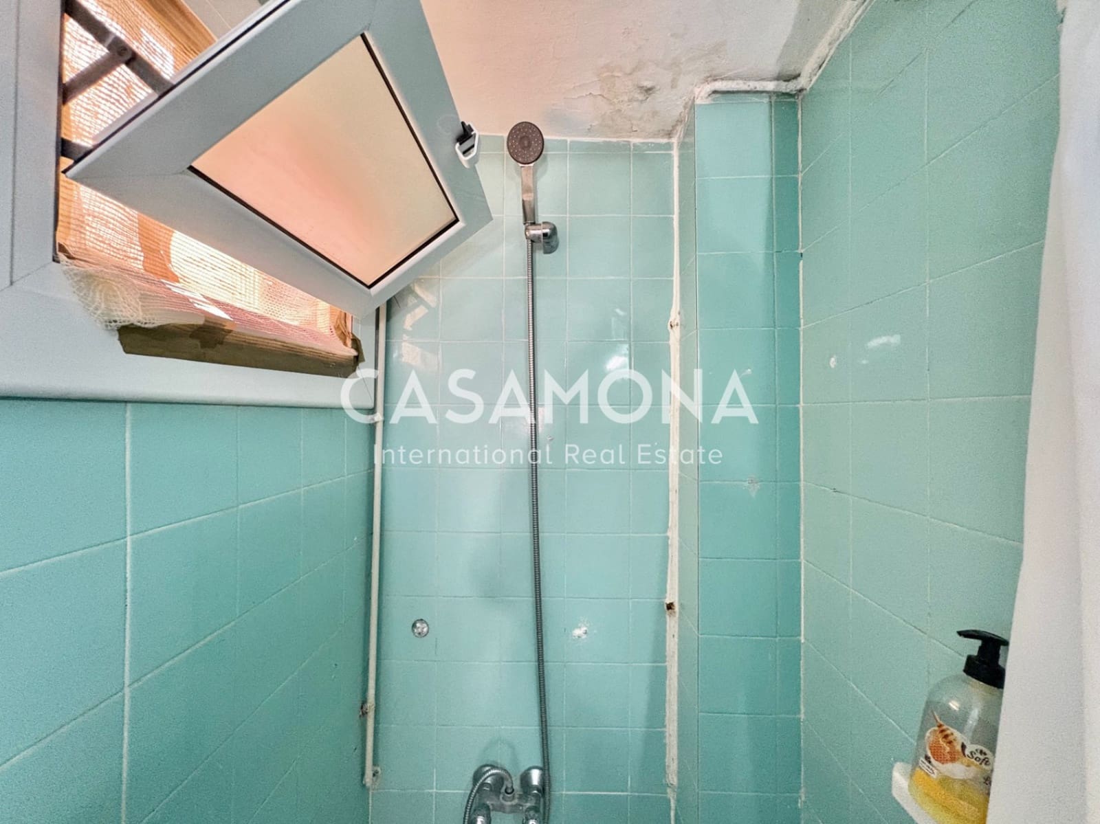 2 soverom Leilighet til leie i Barcelona by med garasje - € 1 300 (Ref: 9331268)