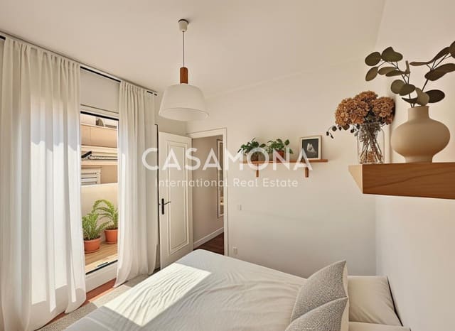 2 soverom Penthouse til salgs i La Barceloneta, Barcelona by - € 300 000 (Ref: 9339132)